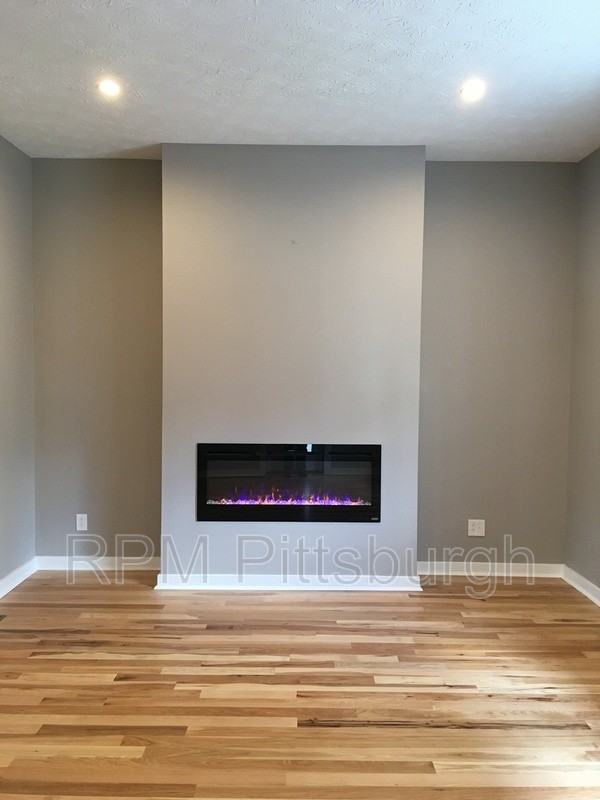 3826 Howley St - Photo 3 of 25
