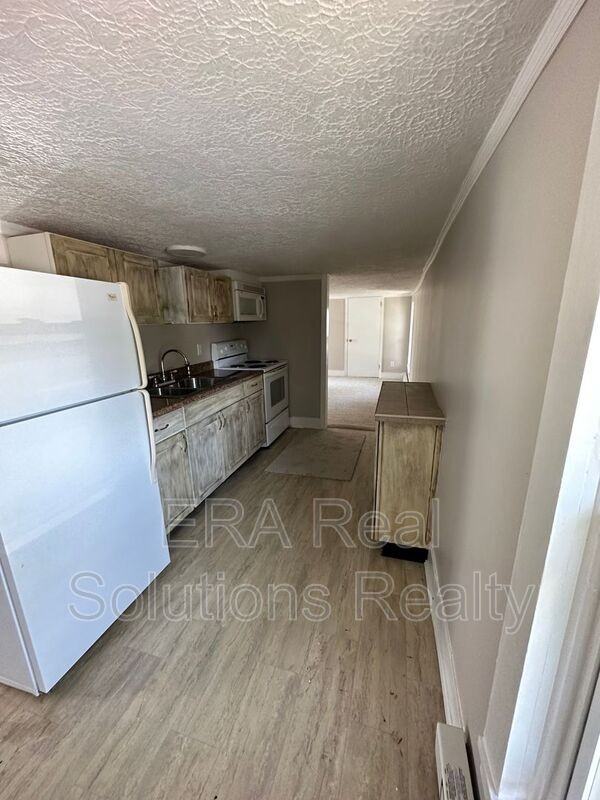 304 Cherry St #C - Photo 3 of 7