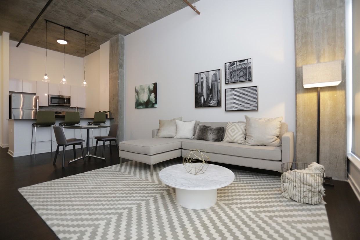 North Green St. & Milwaukee #1-1219 - Photo 2 of 22