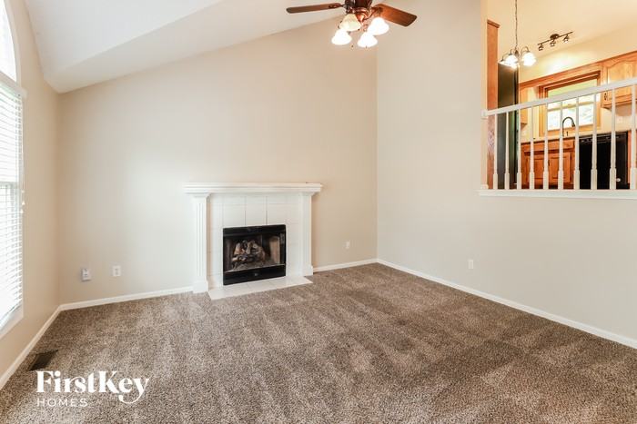 9818 Nw 87th Ter - Photo 2 of 16