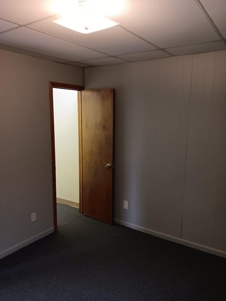 7304 Buffalo Ave - Photo 2 of 13