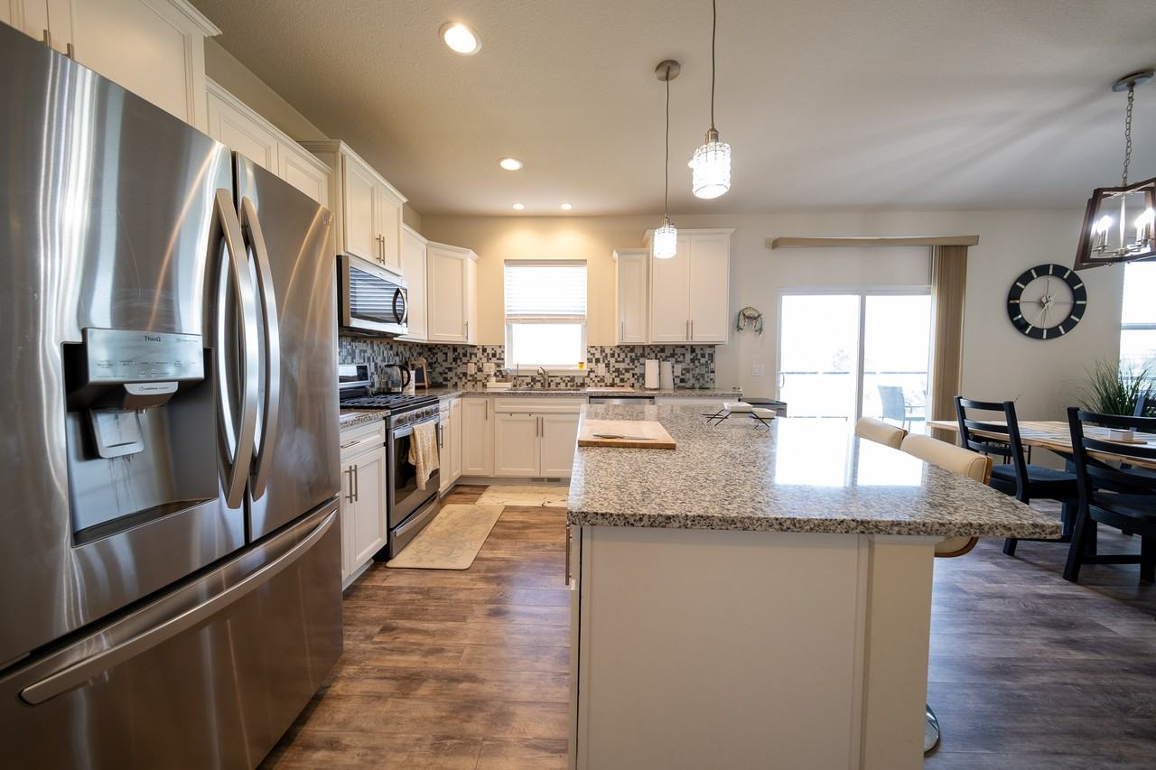 5595 Queensland Ln N #1 - Photo 6 of 43