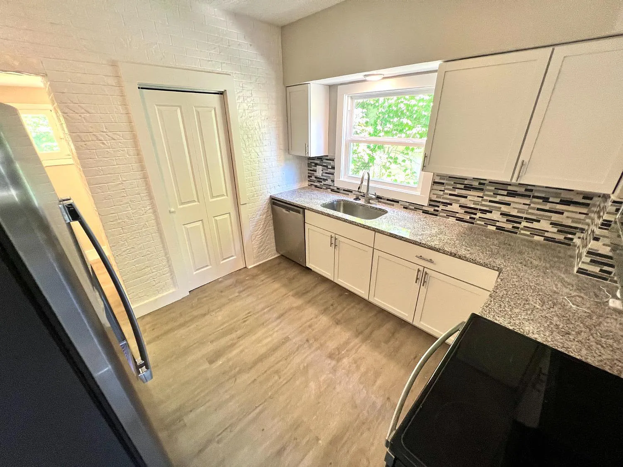 1241 Rosedale Dr - Photo 2 of 14