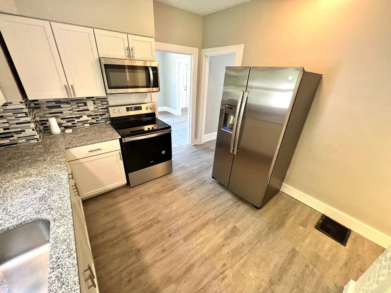 1241 Rosedale Dr - Photo 3 of 14