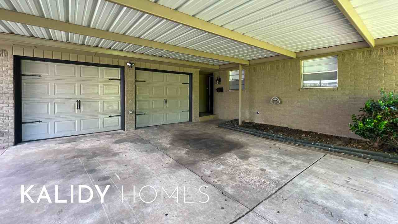 2825 Sw 76th St #1 - Photo 2 of 32