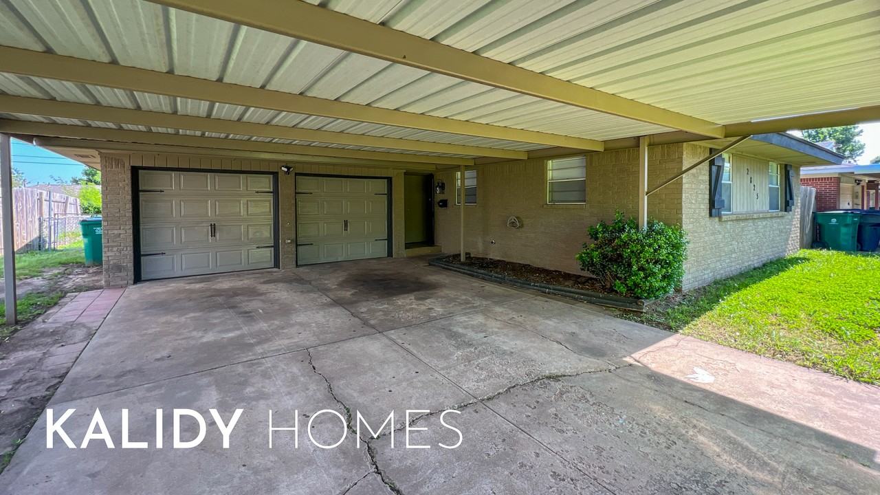 2825 Sw 76th St #1 - Photo 3 of 32