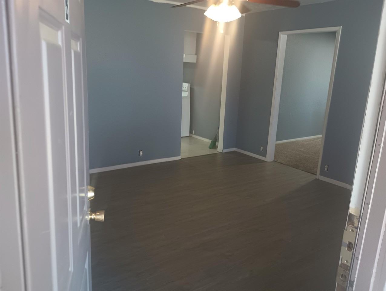 518 Monterey St #B - Photo 2 of 8