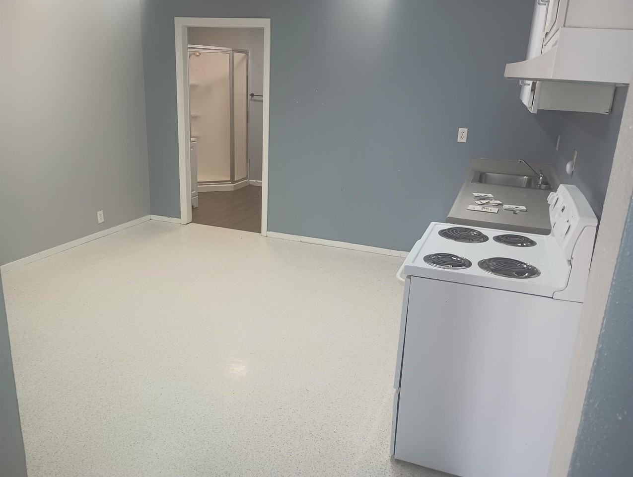 518 Monterey St #B - Photo 3 of 8