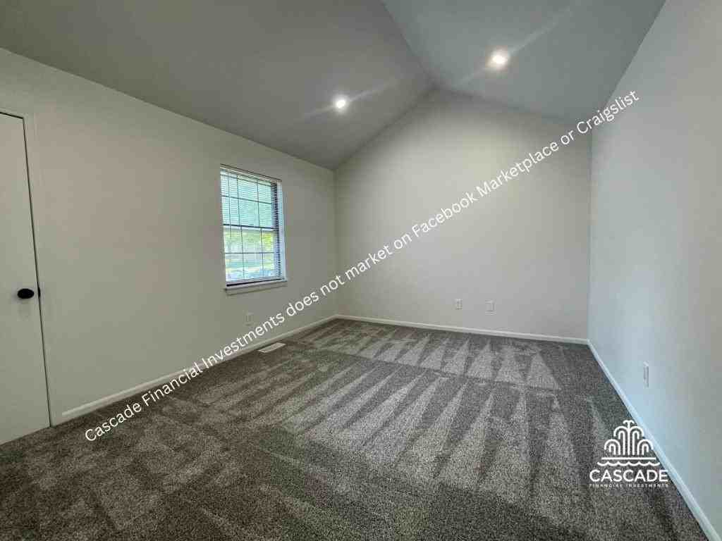 3514 Ne Independence Ave - Photo 2 of 8