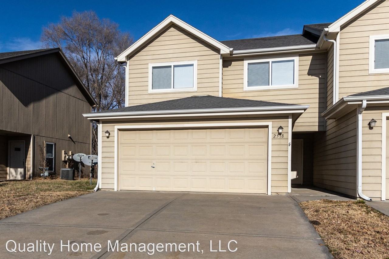 2518 Deerfield Blvd - Photo 2 of 34