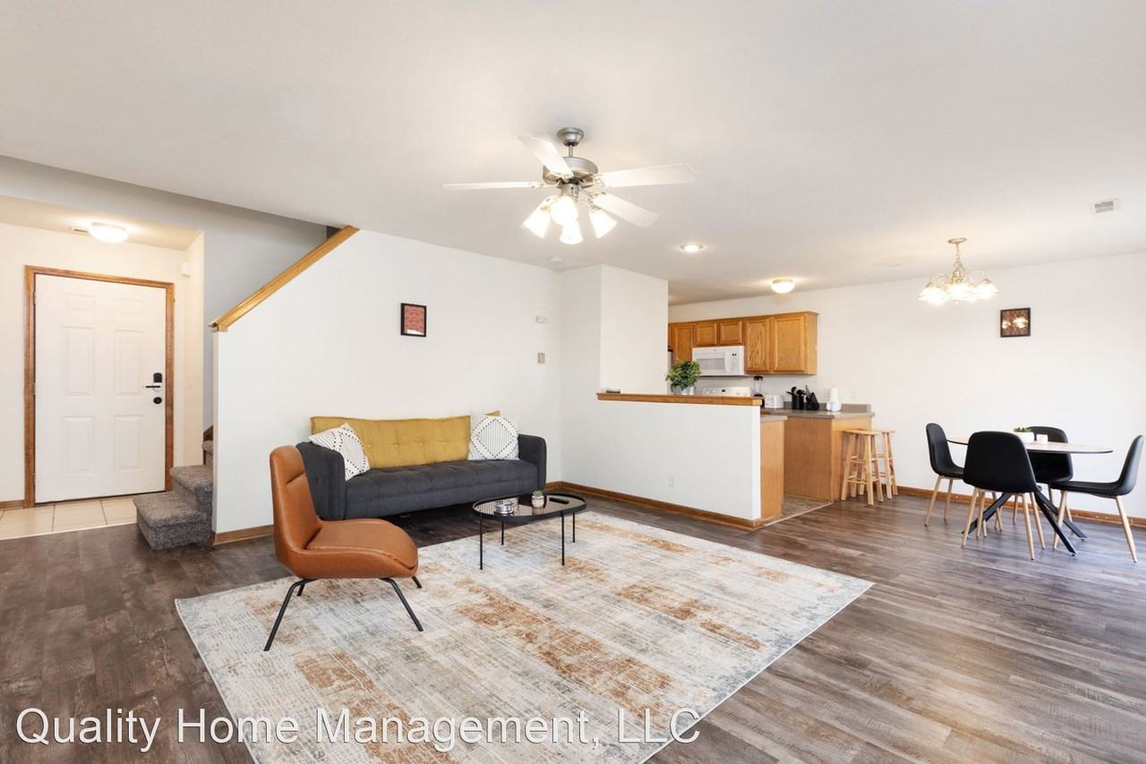 2518 Deerfield Blvd - Photo 3 of 34