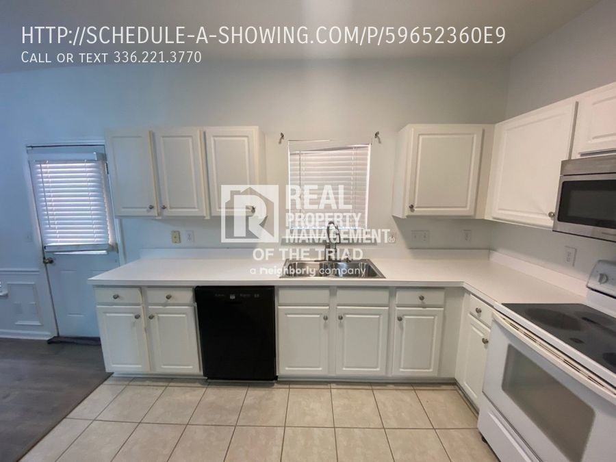 3922 Gisbourne Dr - Photo 3 of 32