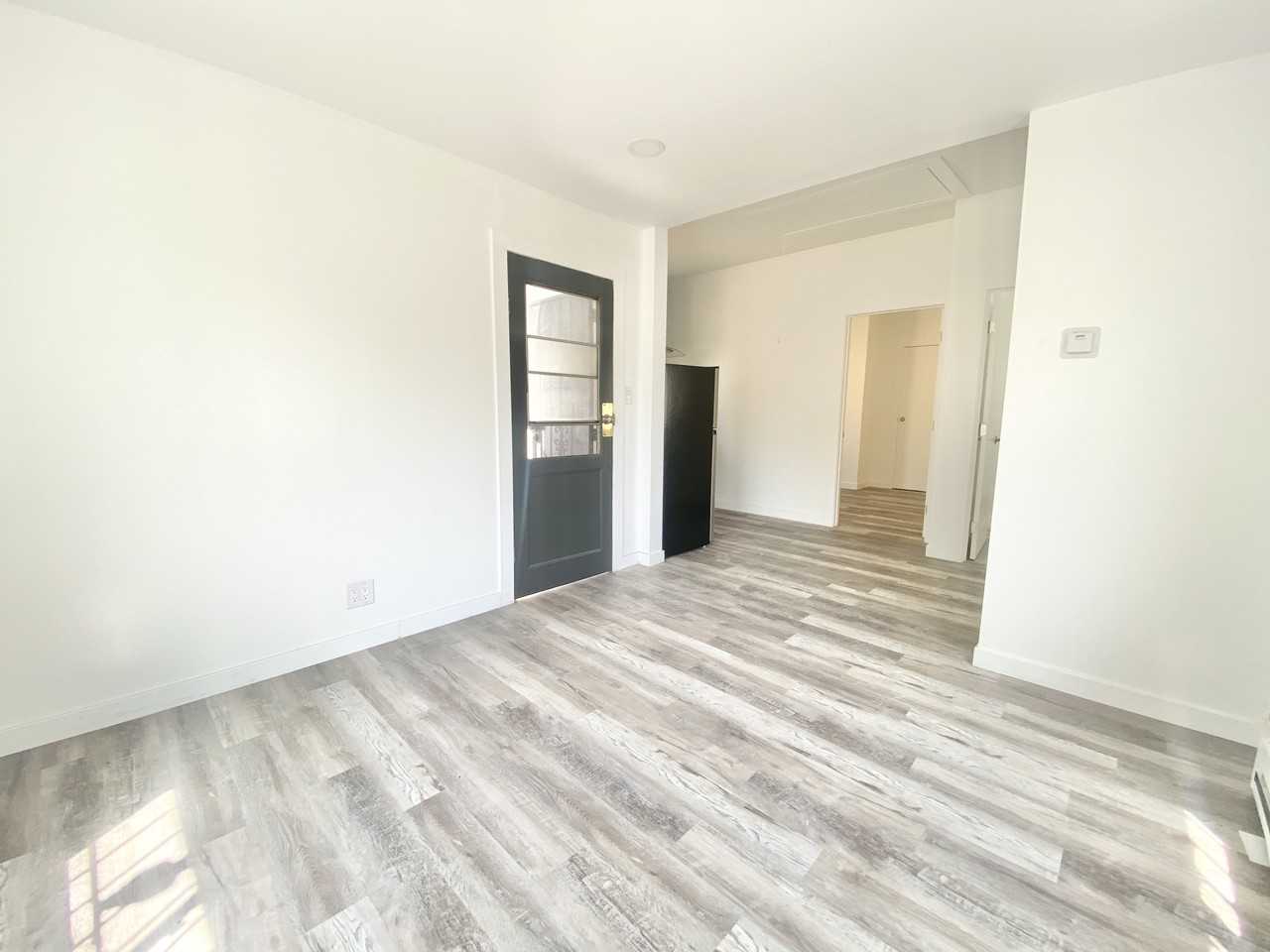 2826 1/2 Darwin Ave - Photo 3 of 7