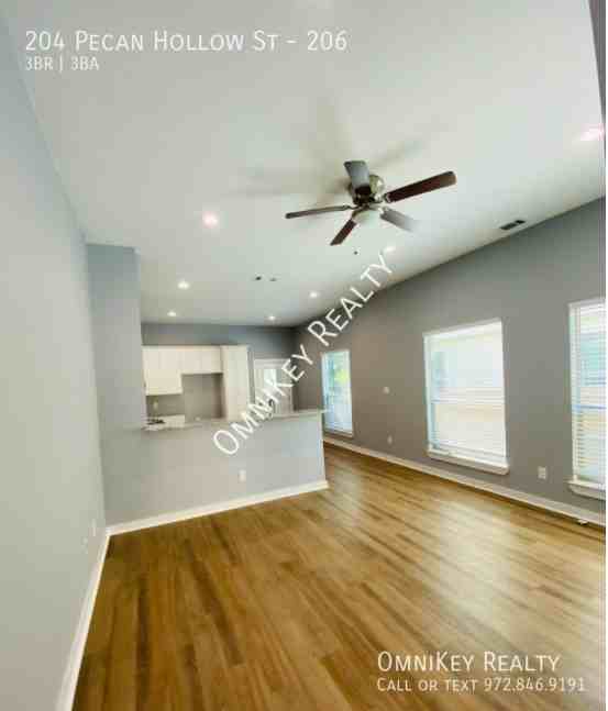 204 Pecan Hollow St #206 - Photo 3 of 6
