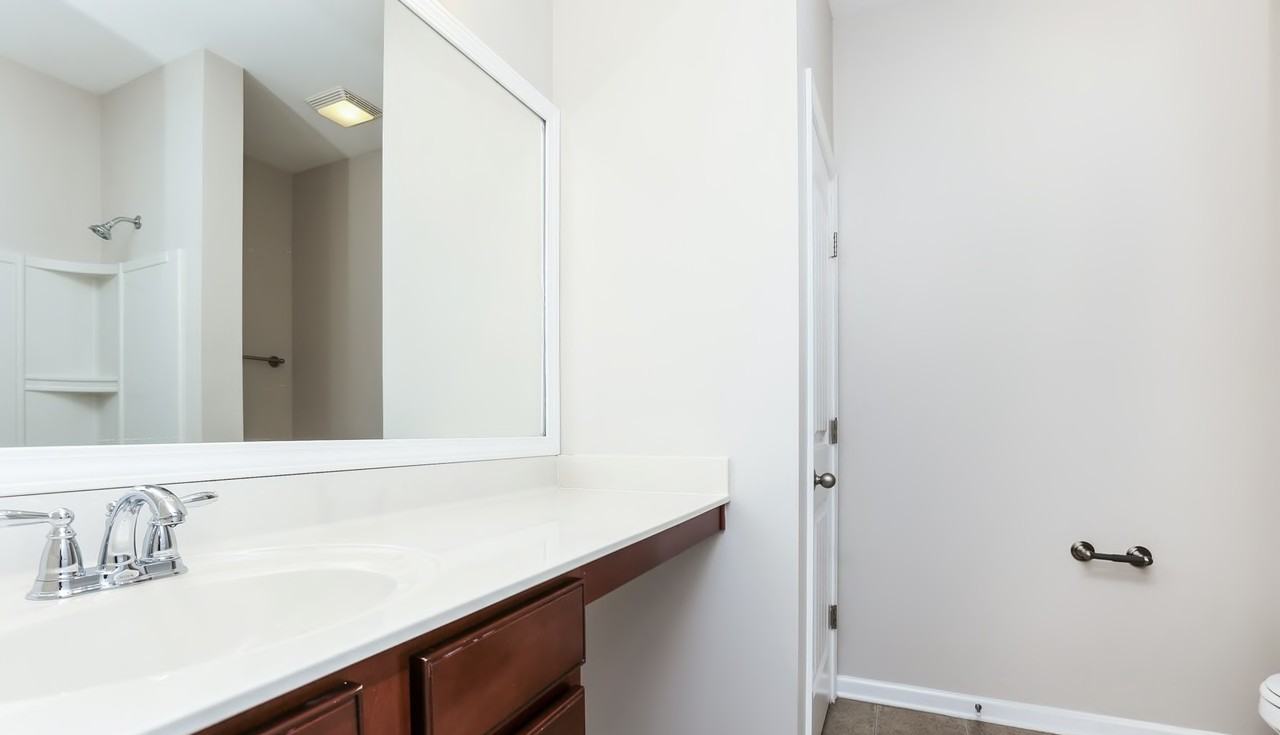 1716 Stonewater Dr #NA - Photo 3 of 6