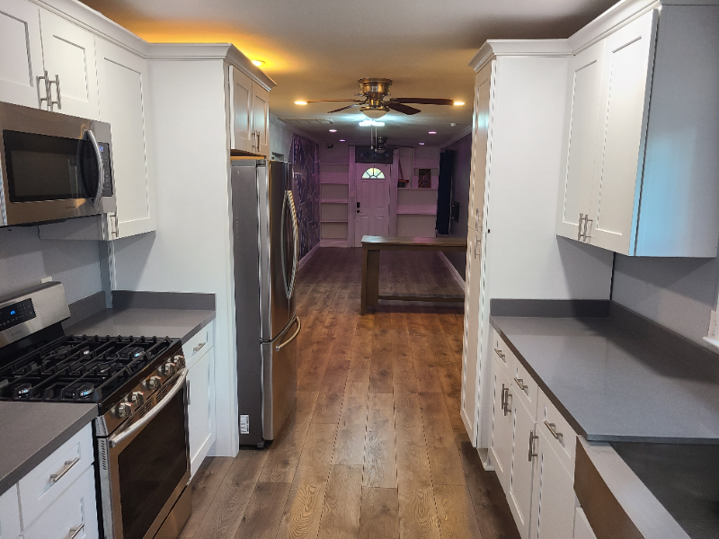 550 Brown Street - Photo 6 of 17