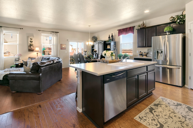 6782 Grainery Rd - Photo 4 of 30