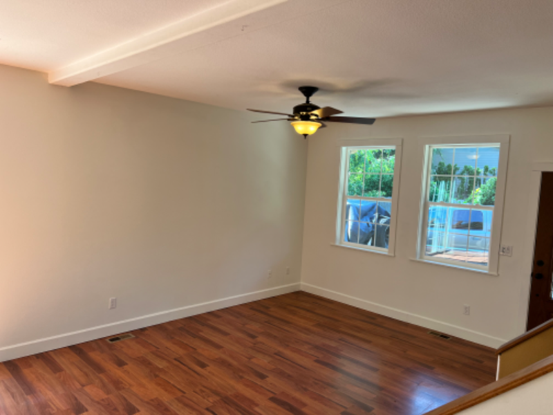 765 Se Roberts Ave - Photo 3 of 36