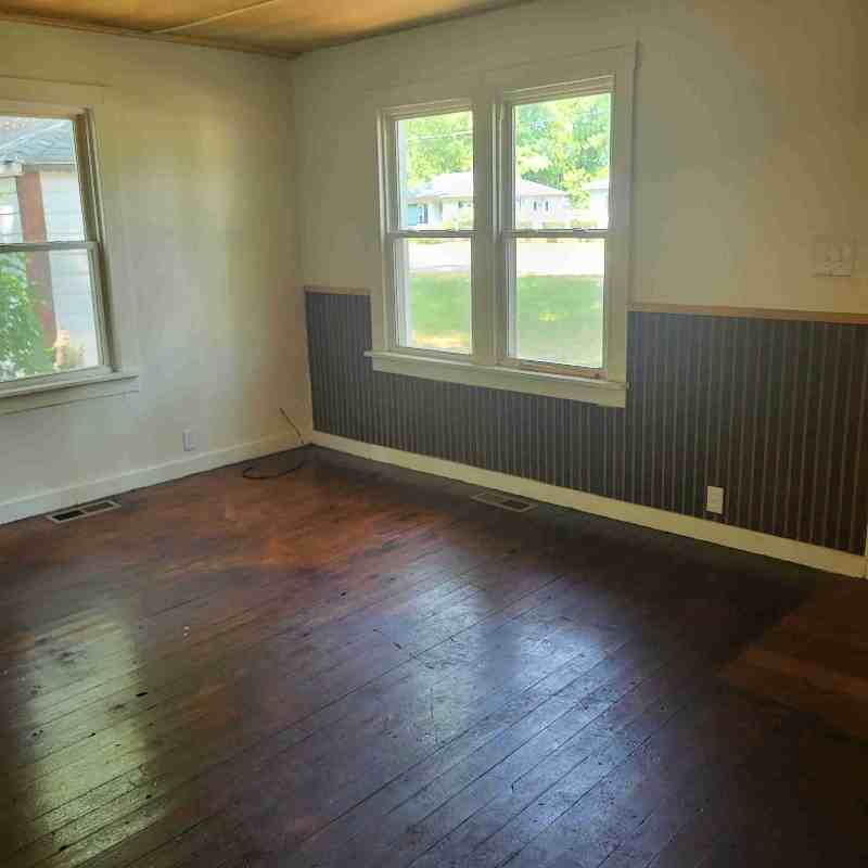 2176 Laurel Dr - Photo 3 of 12