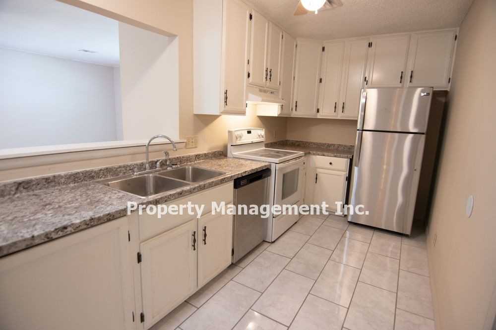 204 Edgewood Dr - Photo 3 of 42