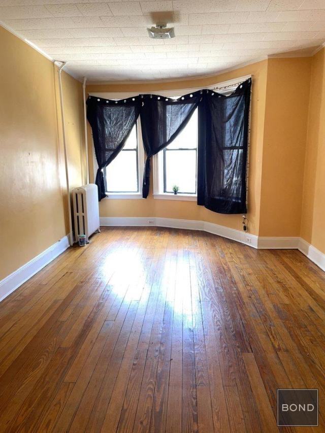 7407 64th Pl - Photo 3 of 11