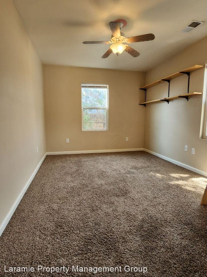 1256 N 6th St - Photo 3 of 9