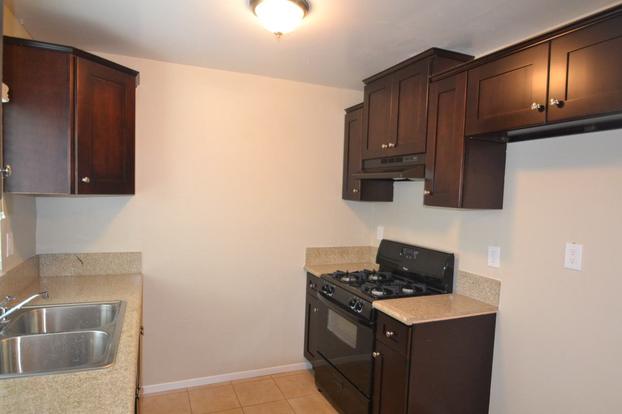 4127 E 61st St - Photo 3 of 7