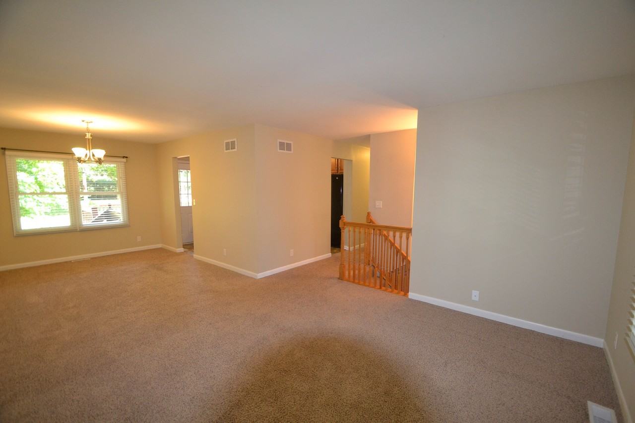 18 Grant Ave - Photo 2 of 7