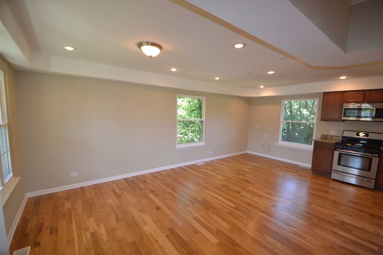 509 Surrey Ridge Dr - Photo 3 of 15