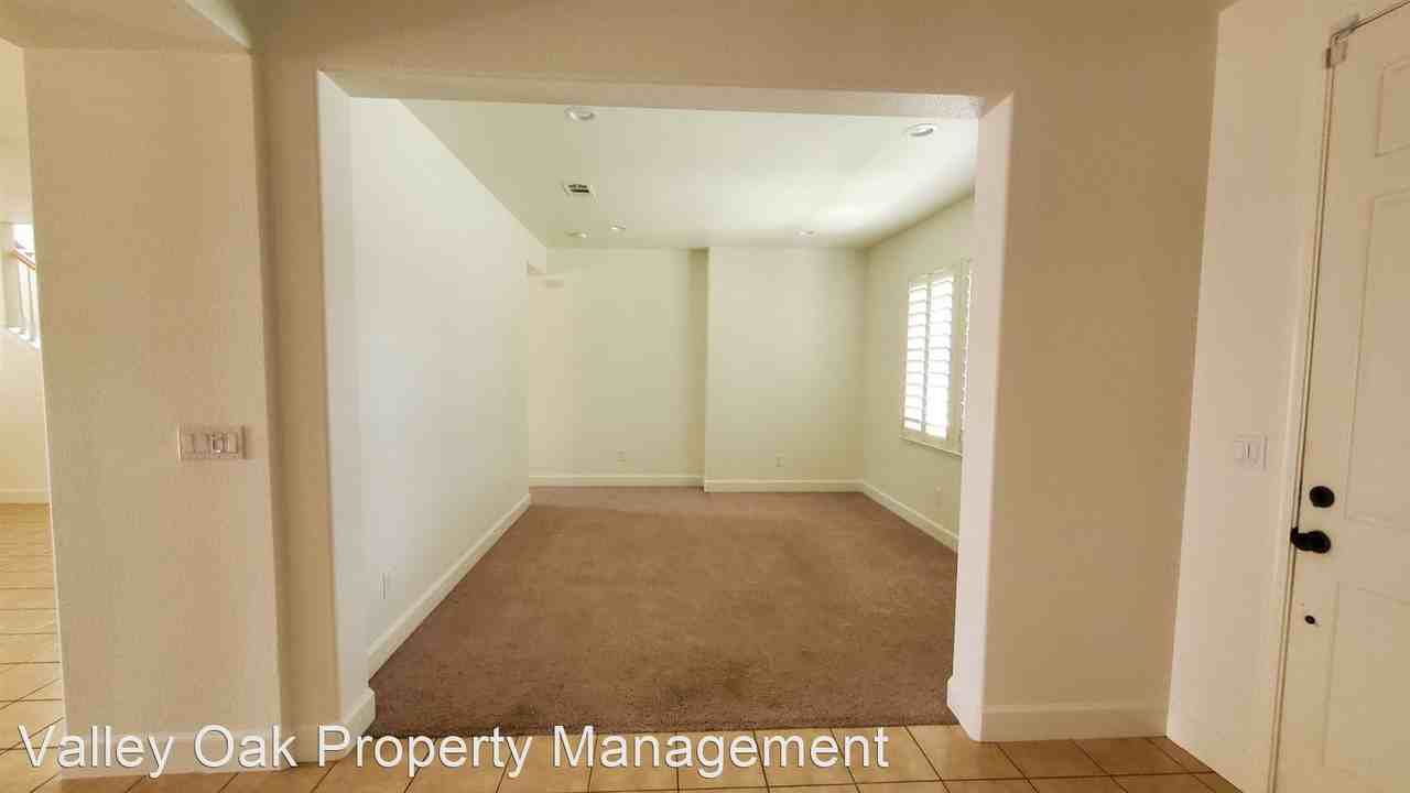 2328 Shire Way - Photo 2 of 14