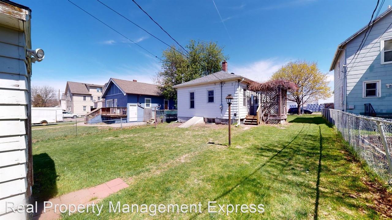 623 S 4th Ave - Photo 3 of 17