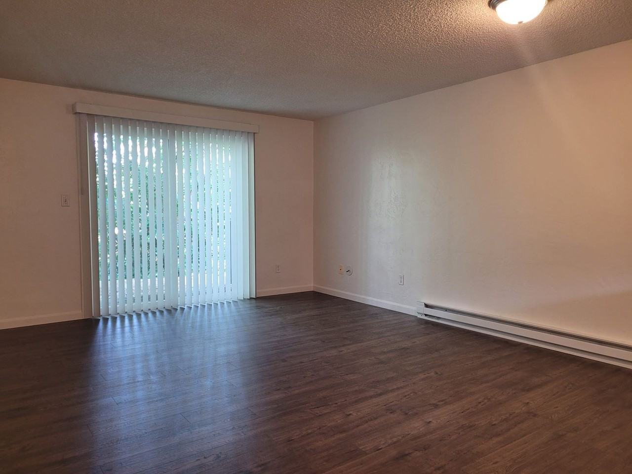 730 NE Johnson St - Photo 3 of 12