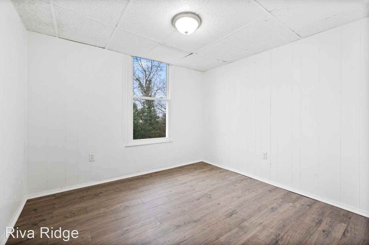 5489 Broad Street - Photo 3 of 22