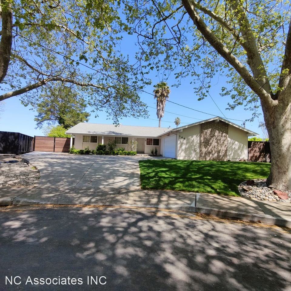 344 Conifer Ct - Photo 2 of 43