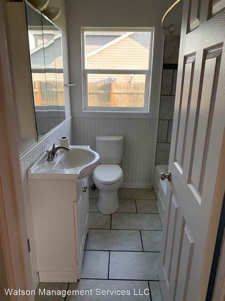 1185 S Airport Rd - Photo 3 of 14