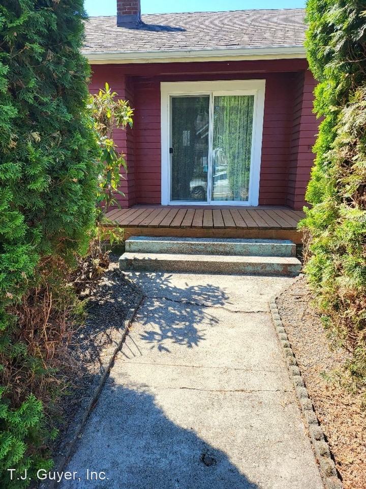 730 H St - Photo 3 of 26