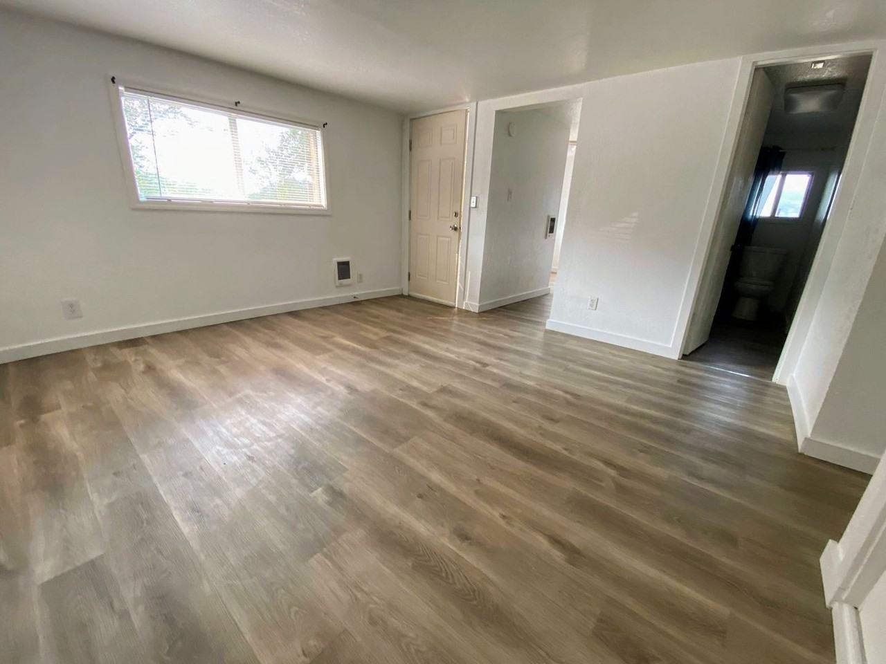 522 SE Hillside Dr - Photo 2 of 9