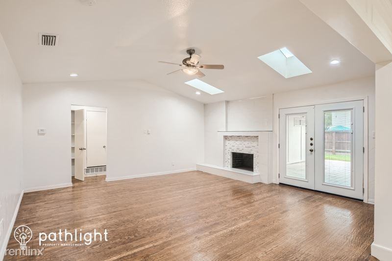 2117 Baltimore Dr - Photo 3 of 19