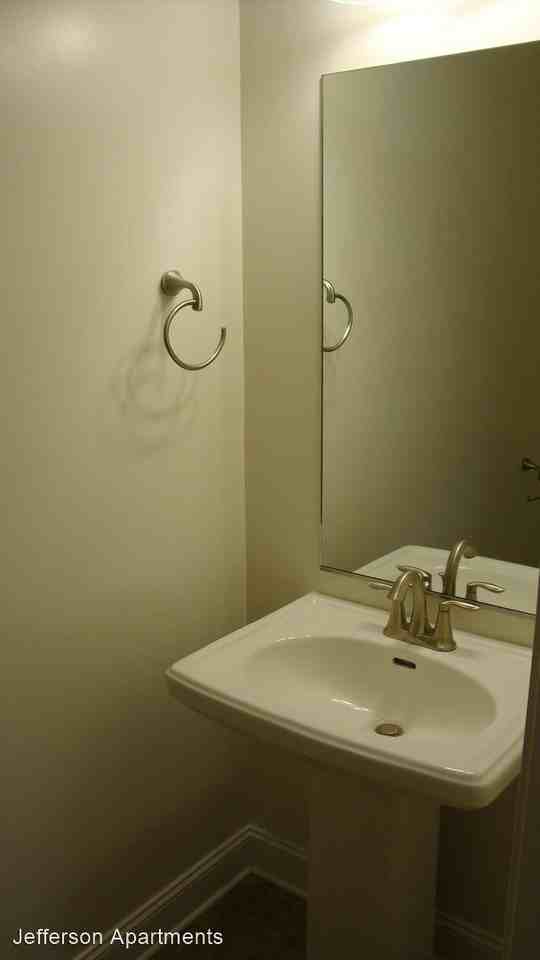 700 Michelle Ln - Photo 3 of 10