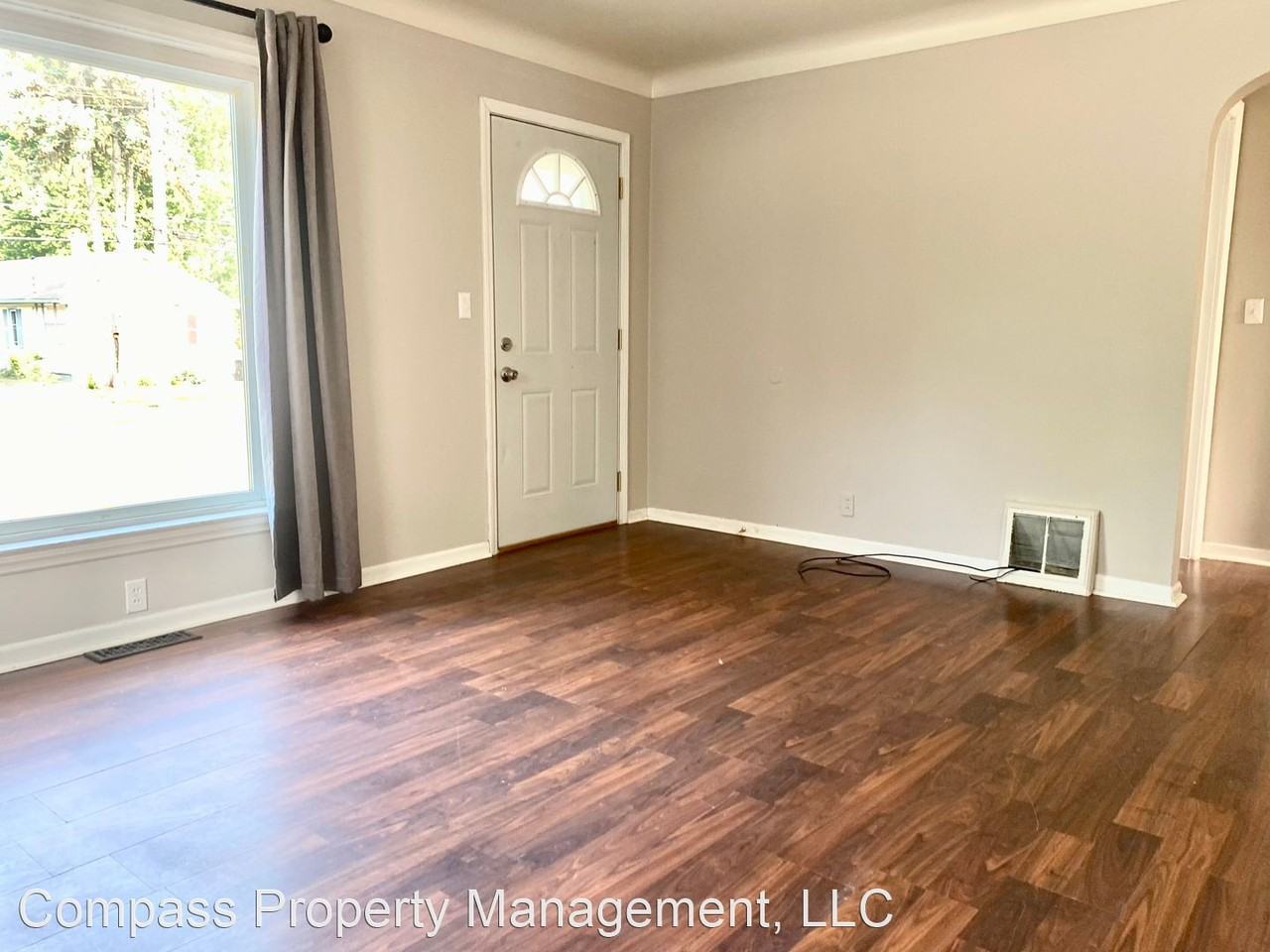 2064 Michael Ave Sw - Photo 3 of 19