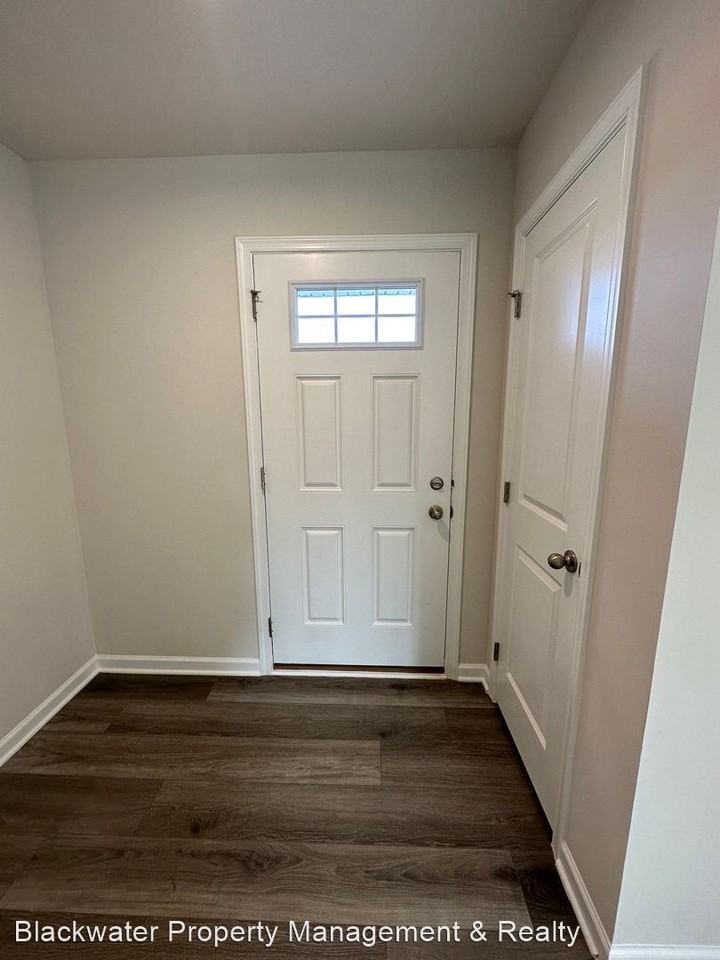 162 Robinia Rd - Photo 2 of 36