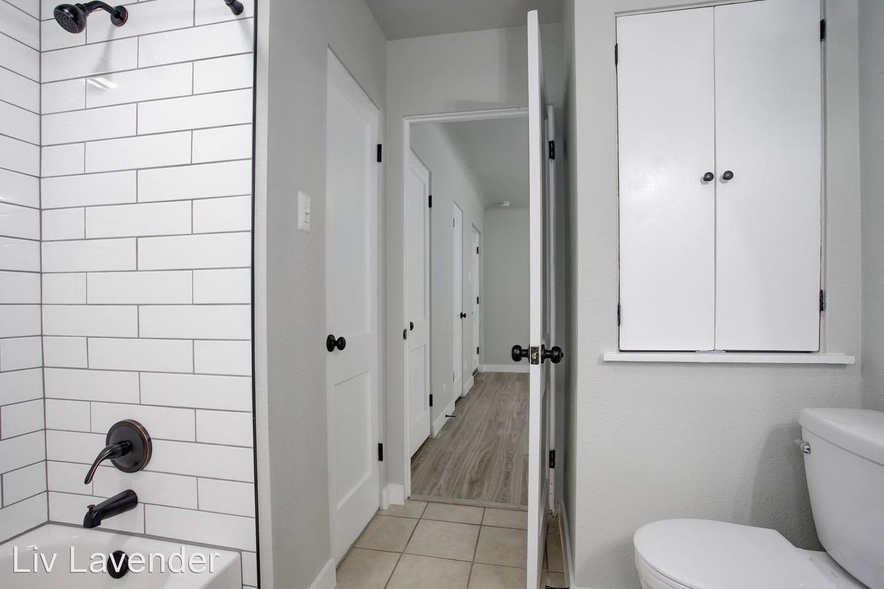 1452 Ivanhoe Street - Photo 2 of 11