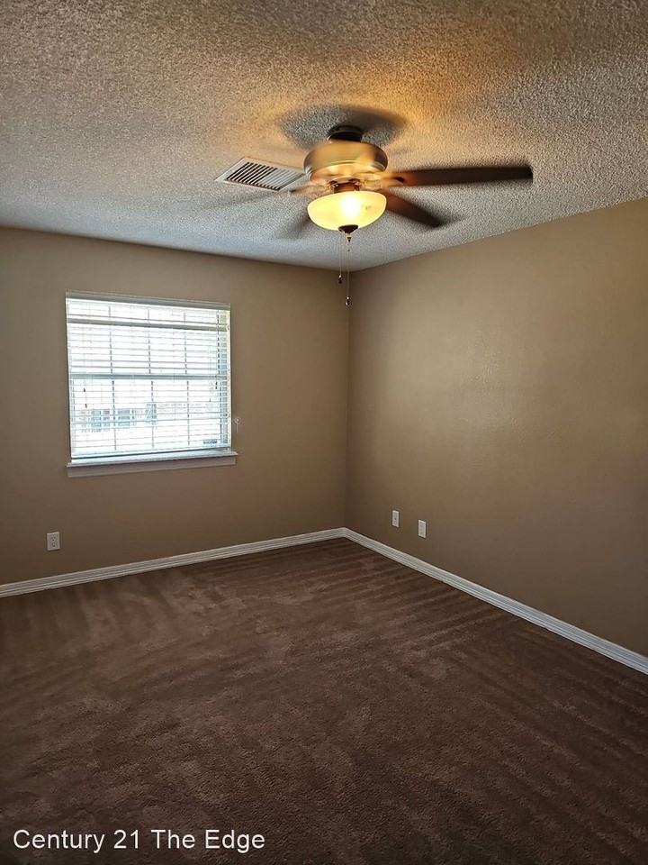 1658 Nancy Lopez Ln - Photo 3 of 18