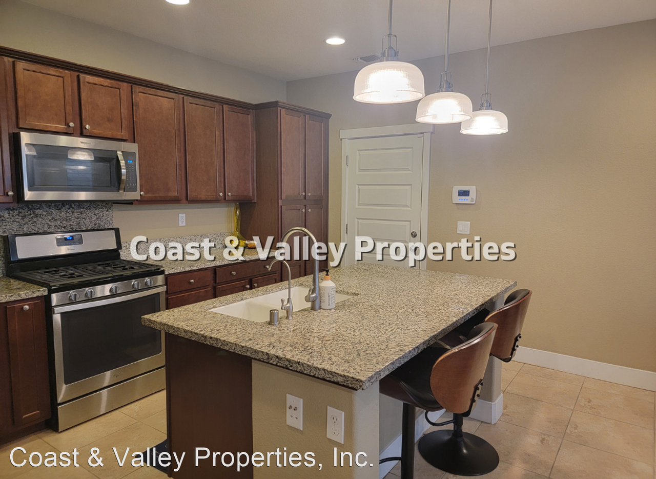 17051 Morgan St - Photo 3 of 17