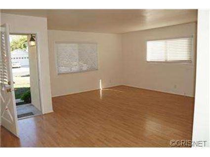 23376 Hartland St - Photo 2 of 11