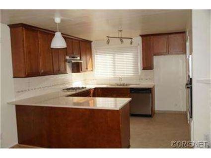 23376 Hartland St - Photo 3 of 11