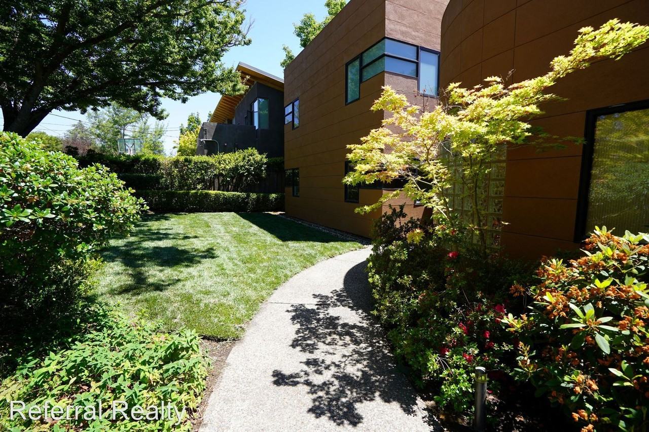 251 W Floresta Way - Photo 2 of 30