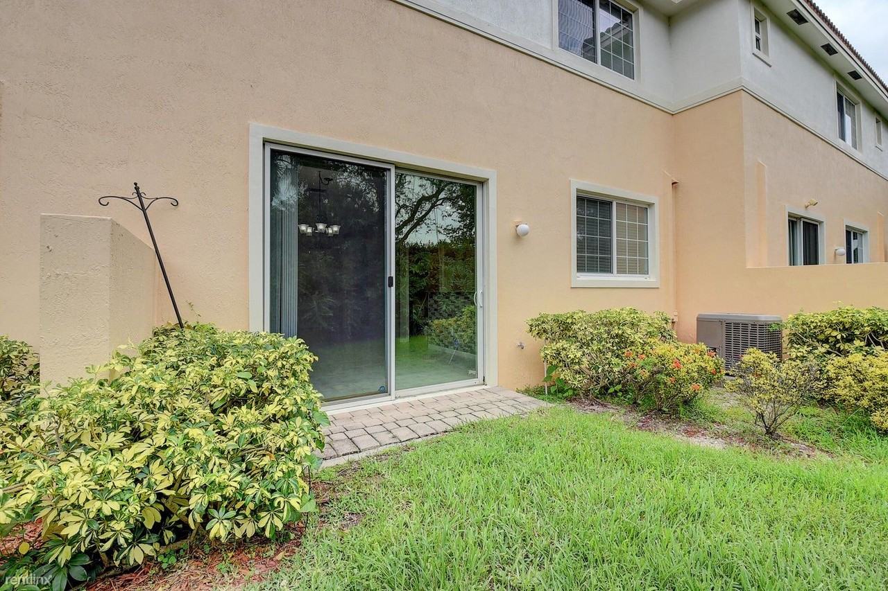 7472 Sarentino Ln #119 - Photo 2 of 12