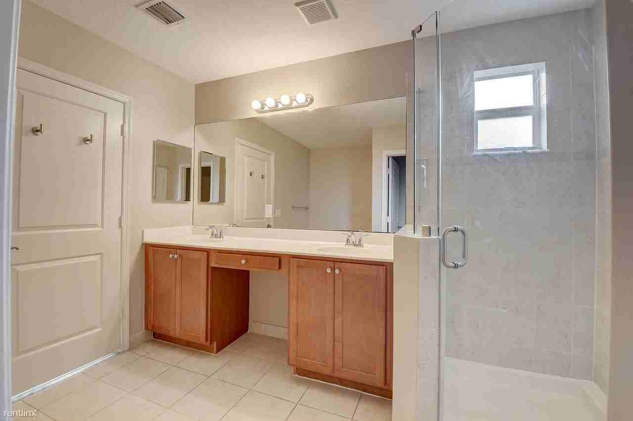 7472 Sarentino Ln #119 - Photo 3 of 12