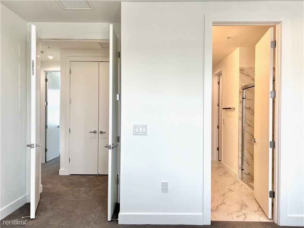 559 Ne 21st Ct - Photo 3 of 10